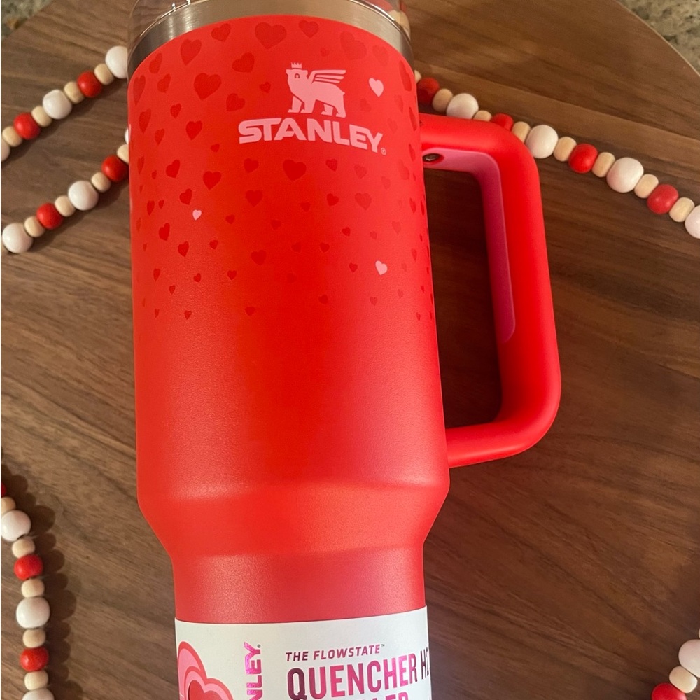 ❤️❤️Valentines Day Limited Edition Target Stanley 40 oz- Sweet Hearts❤️❤️
